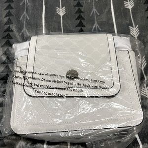 STEVE MADDEN WHITE BEFERN CROSSBODY NEW WITH TAGS